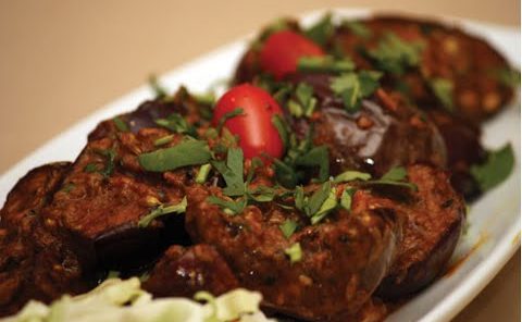 Achari Baingan Recipe In Hindi