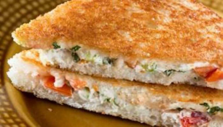 curd sandwich, dahi ka sandwich, grilled yogurt sandwich