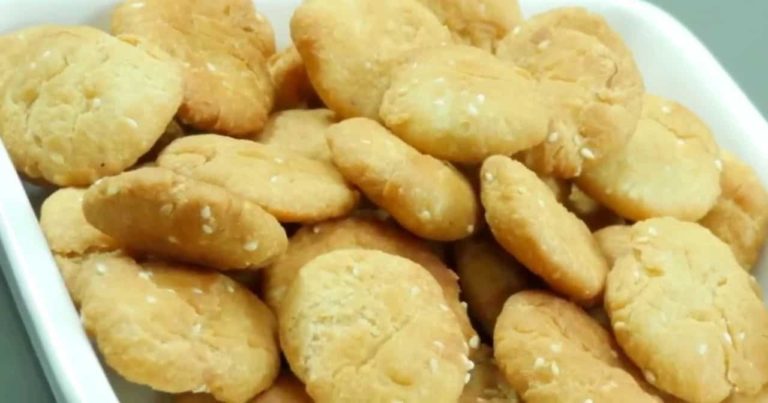 Milk Mathri-मिल्क मठरी