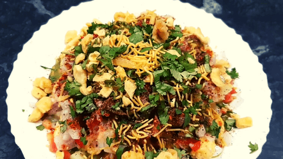 indori gathiya chaat-इंदौरी गाठिया चाट